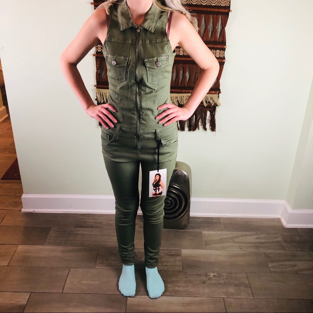 Army green denim jumpsuit with zipper 7/8 NWT